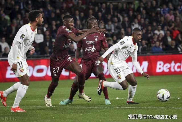 首轮综述：U17国足险胜阿森纳，上海顽强追平葡萄牙体育
